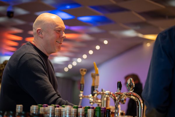 Speciaalbier wordt geserveerd tijdens Van Moll Fest Winteredition 2026.