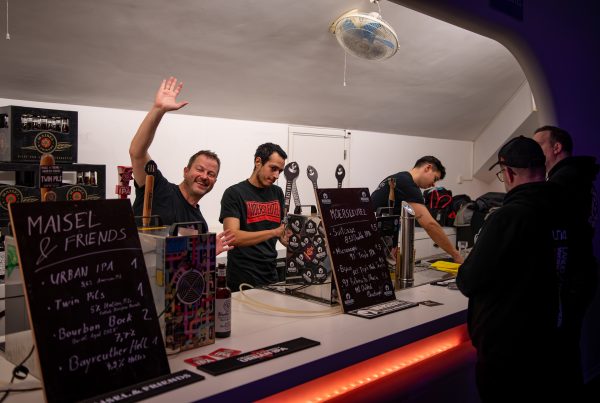 Speciaalbier wordt geserveerd tijdens Van Moll Fest Winteredition 2026.