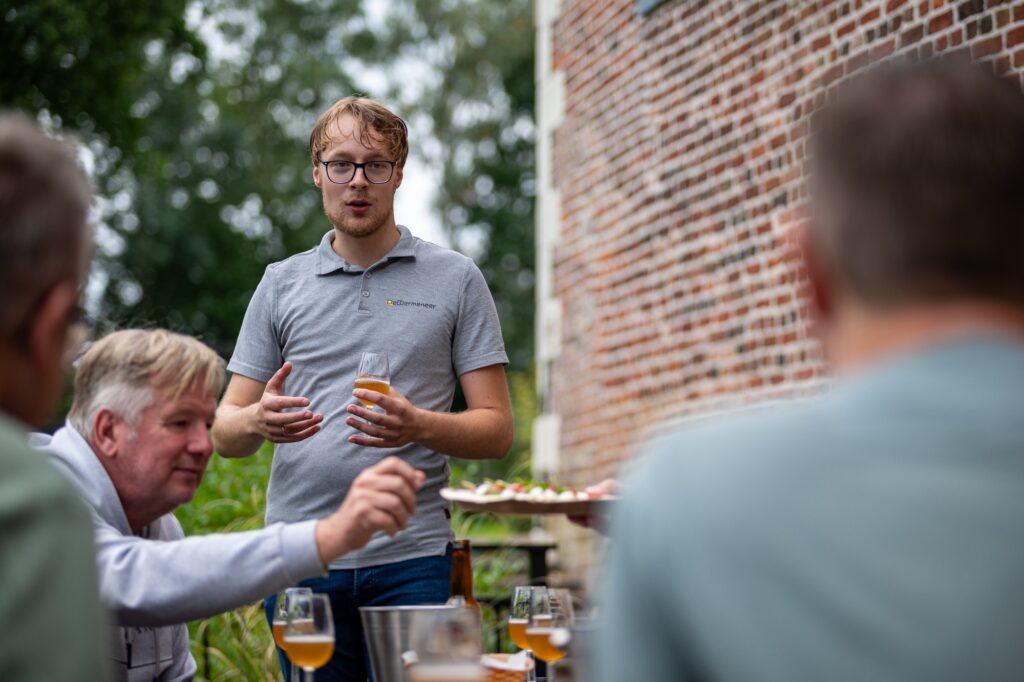 Foto uit de shoot voor De Biermeneer, bierproeverij in kasteeltuin